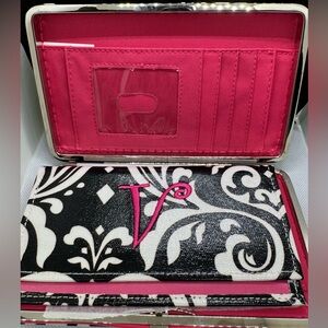 Letter “V” initial wallet